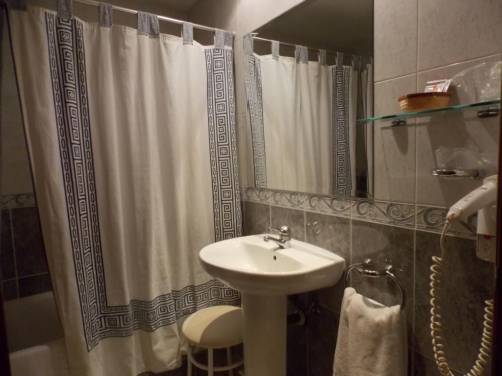Hotel San Cristobal Coria Quarto foto