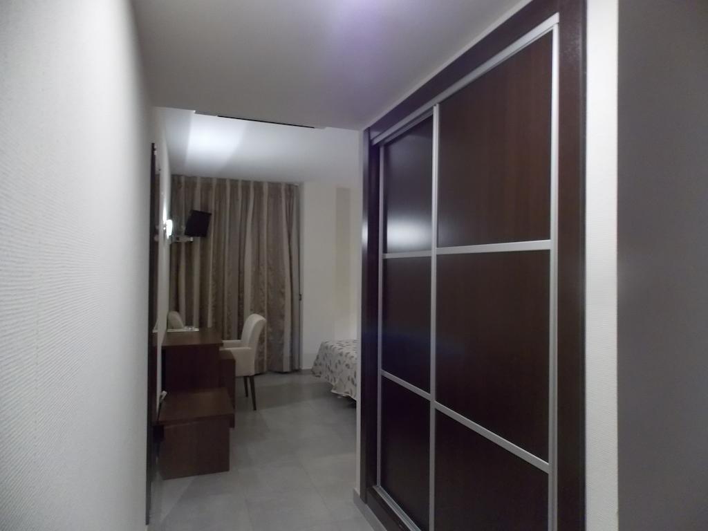 Hotel San Cristobal Coria Quarto foto